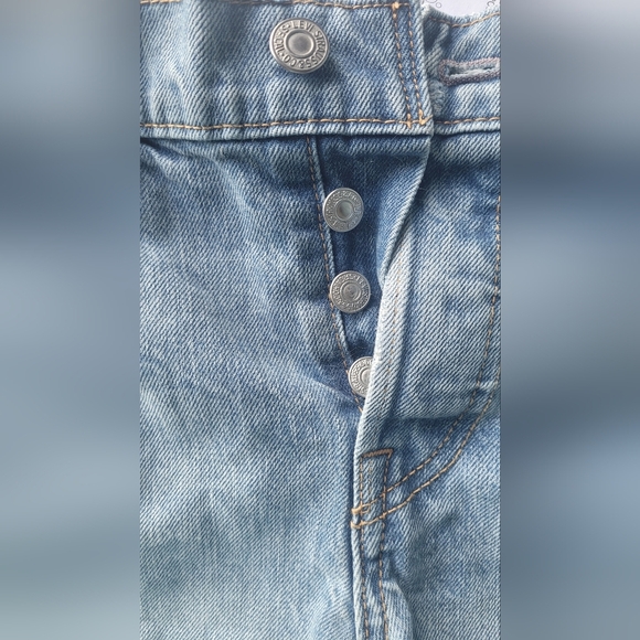 LEVI’S Wedgie Distressed Shorts Size 25 - Picture 4 of 5